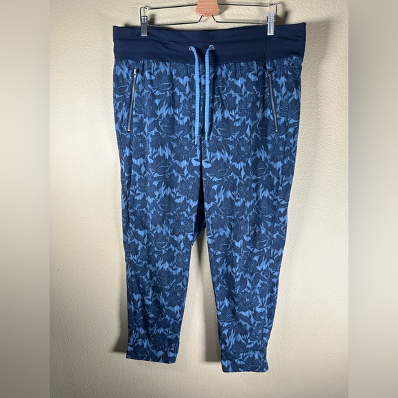 Athleta Women’s Trekkie North Jogger - Picture 4 of 13